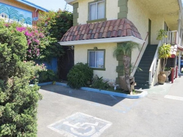 Paradise Inn & Suites image 23