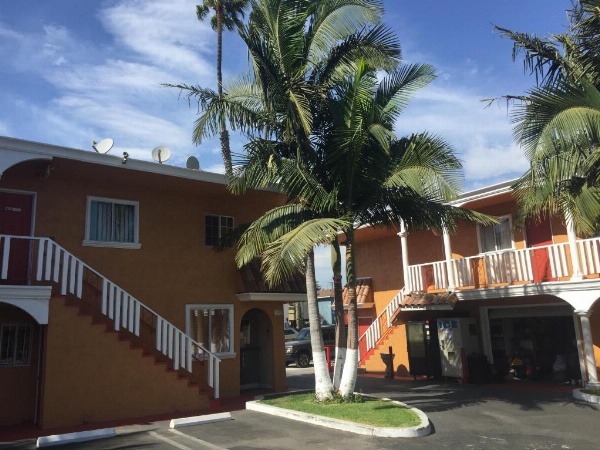 Paradise Inn & Suites image 6